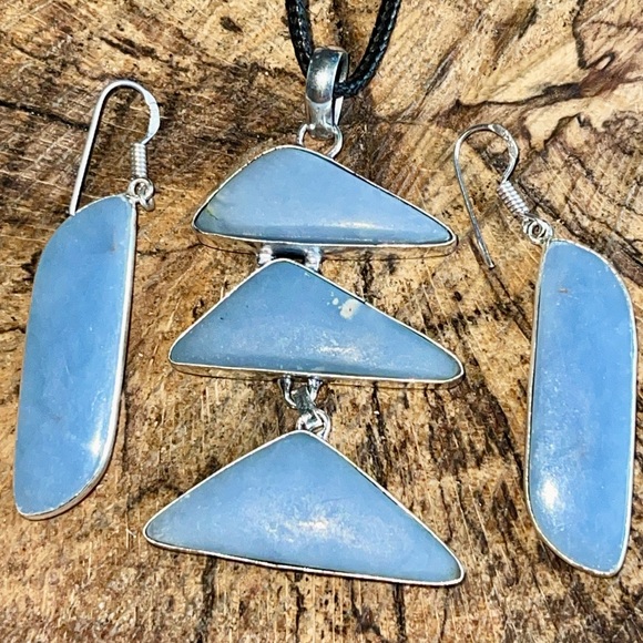 Blue Anhydrite Angelite Pendant & Earrings - Picture 5 of 10